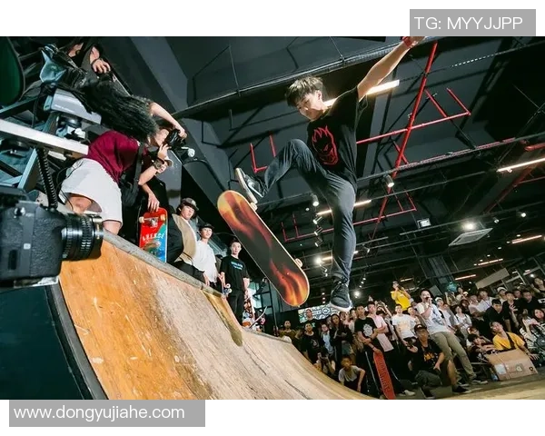 深圳滑板队的包夹战术解析与实战应用探讨